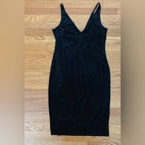 Forever 21 V Neck Dress Women’s Large Black Velvet Ribbed Bodycon Lined New